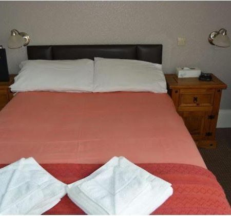 Queens Hotel Уик Екстериор снимка